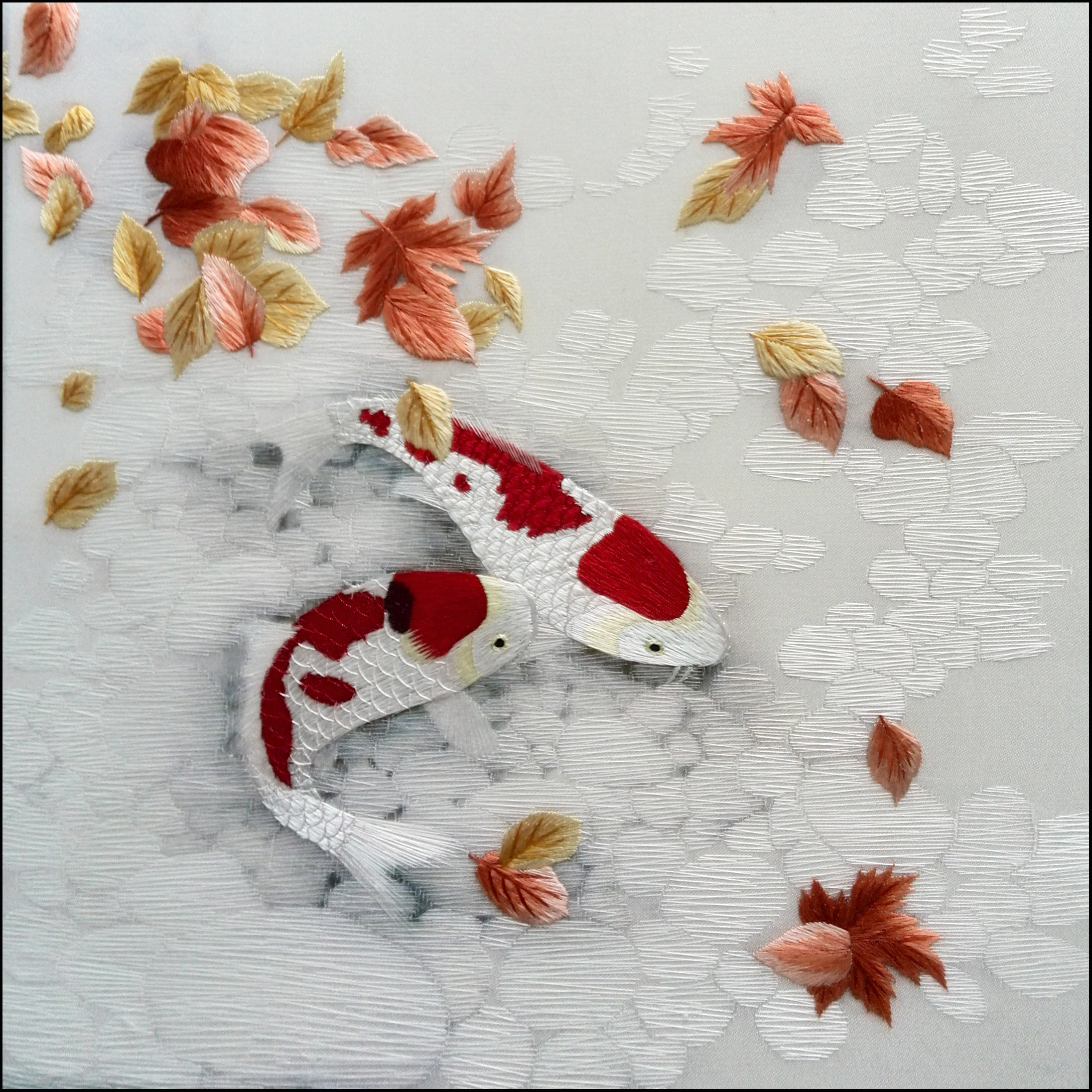 32047 Two lucky koi fish